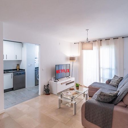 מאלגה Casa Playa Guadalmar, Beautiful Apartment In Front Of The Sea, Wifi, Ac, Smart Tv, Private Parking מראה חיצוני תמונה