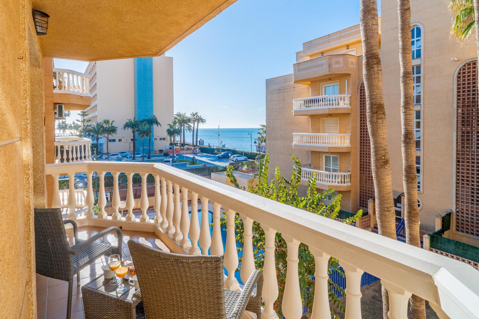 מאלגה Casa Playa Guadalmar, Beautiful Apartment In Front Of The Sea, Wifi, Ac, Smart Tv, Private Parking מראה חיצוני תמונה