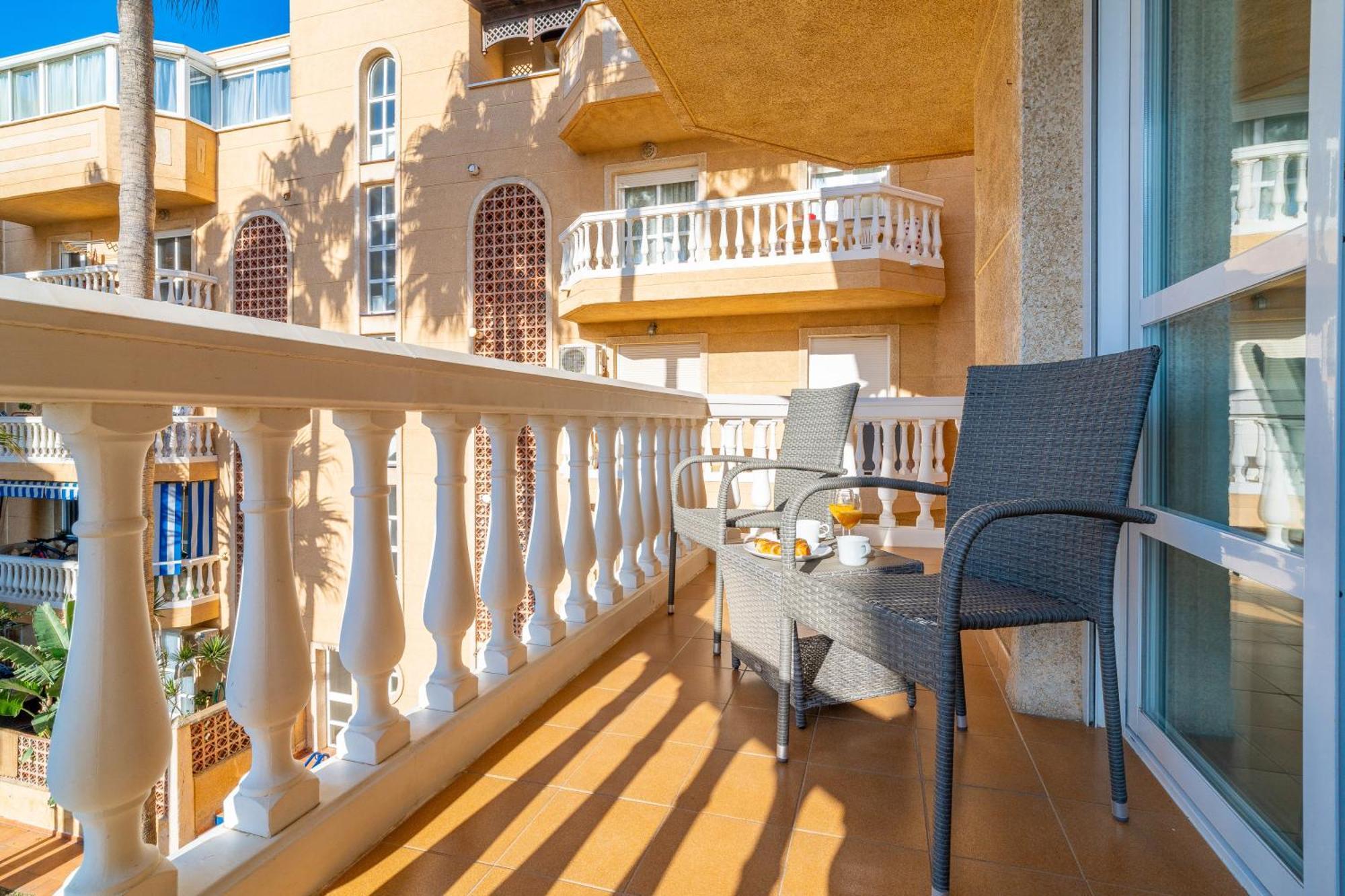 מאלגה Casa Playa Guadalmar, Beautiful Apartment In Front Of The Sea, Wifi, Ac, Smart Tv, Private Parking מראה חיצוני תמונה