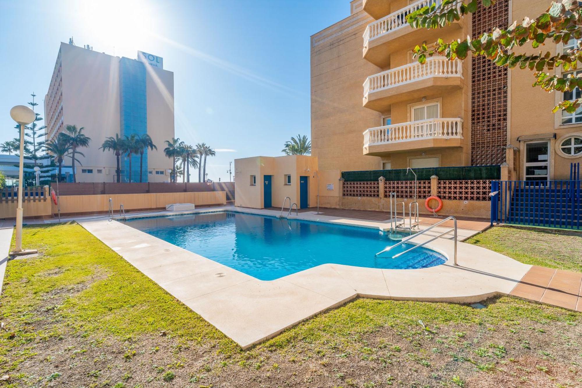 מאלגה Casa Playa Guadalmar, Beautiful Apartment In Front Of The Sea, Wifi, Ac, Smart Tv, Private Parking מראה חיצוני תמונה
